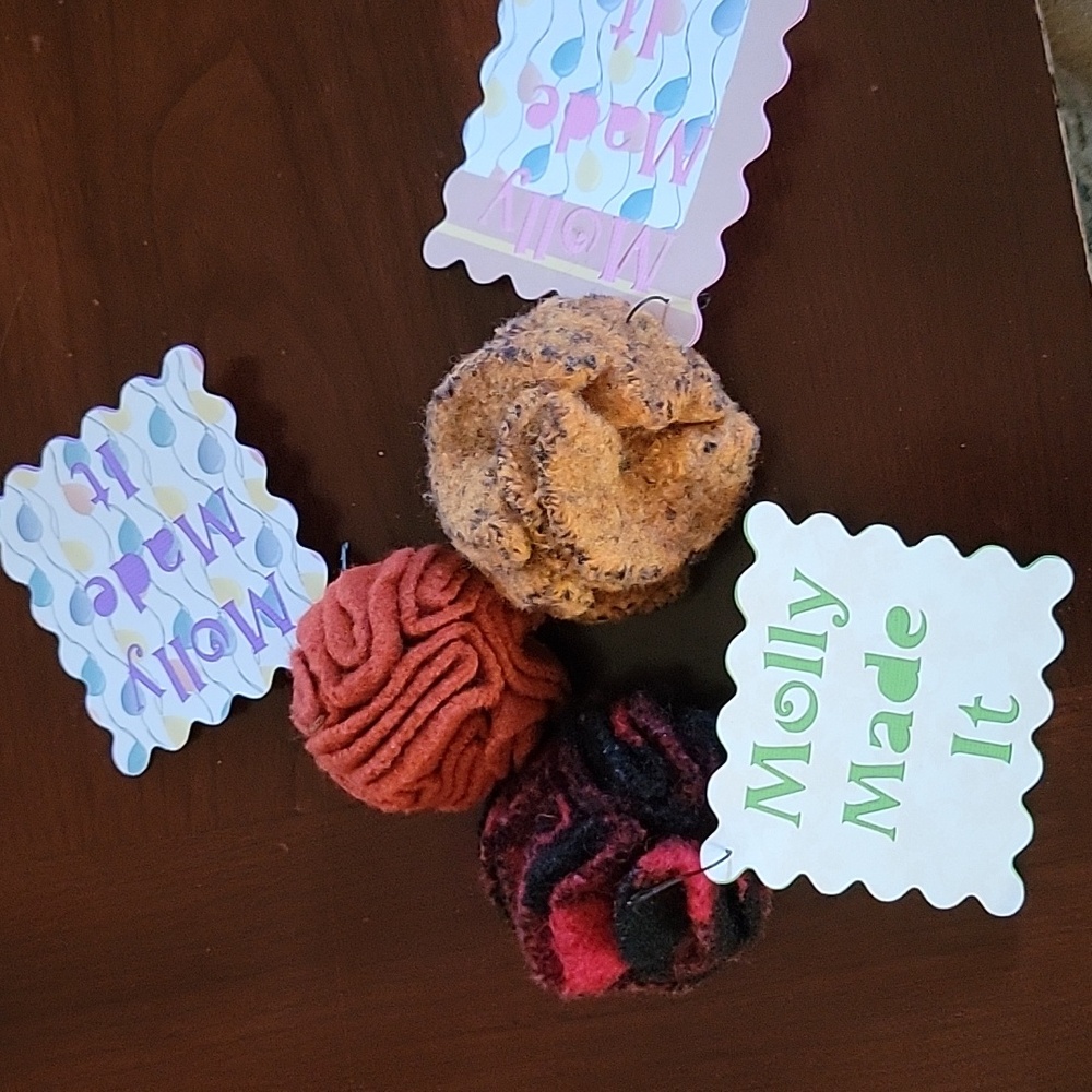 Cats Toy Enrichment Snuffle Sniffer Woolen Ball Plaid  Solid Set Of 3.